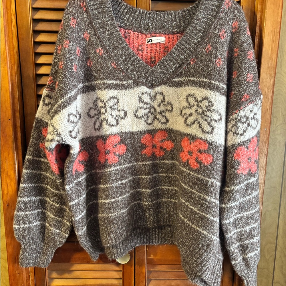 SO Women's V-Neck Sweater - Gray and Pink Floral